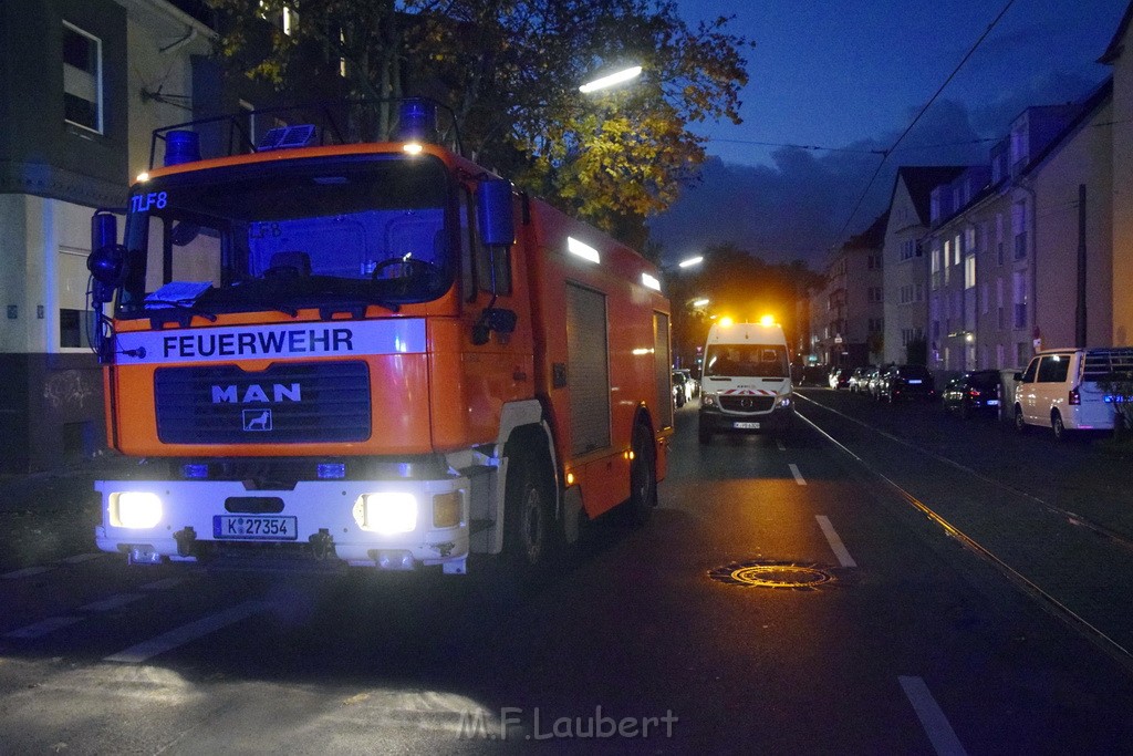 KVB Bahn Bremsen heissgelaufen Koeln Lindenthal Luxemburgerstr Neuenhoeferallee P10.JPG - Miklos Laubert